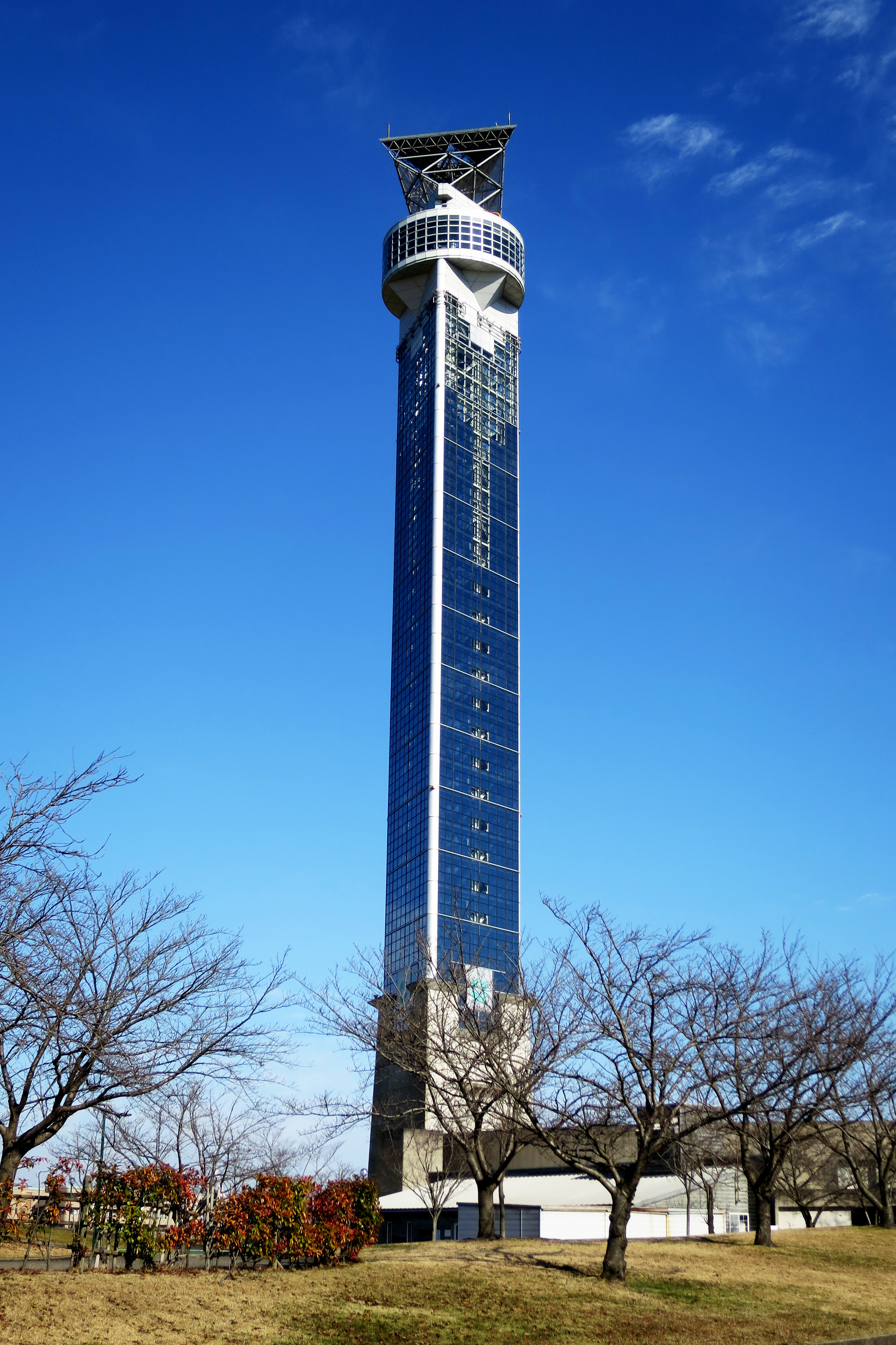 小矢部市のメルヘン建築とクロスランドタワー