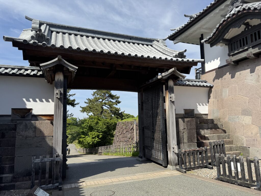 金沢城の正門・河北門（平成22年復元）の外観