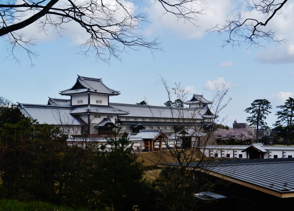 金沢城の菱櫓と五十間長屋・橋爪門続櫓の全景