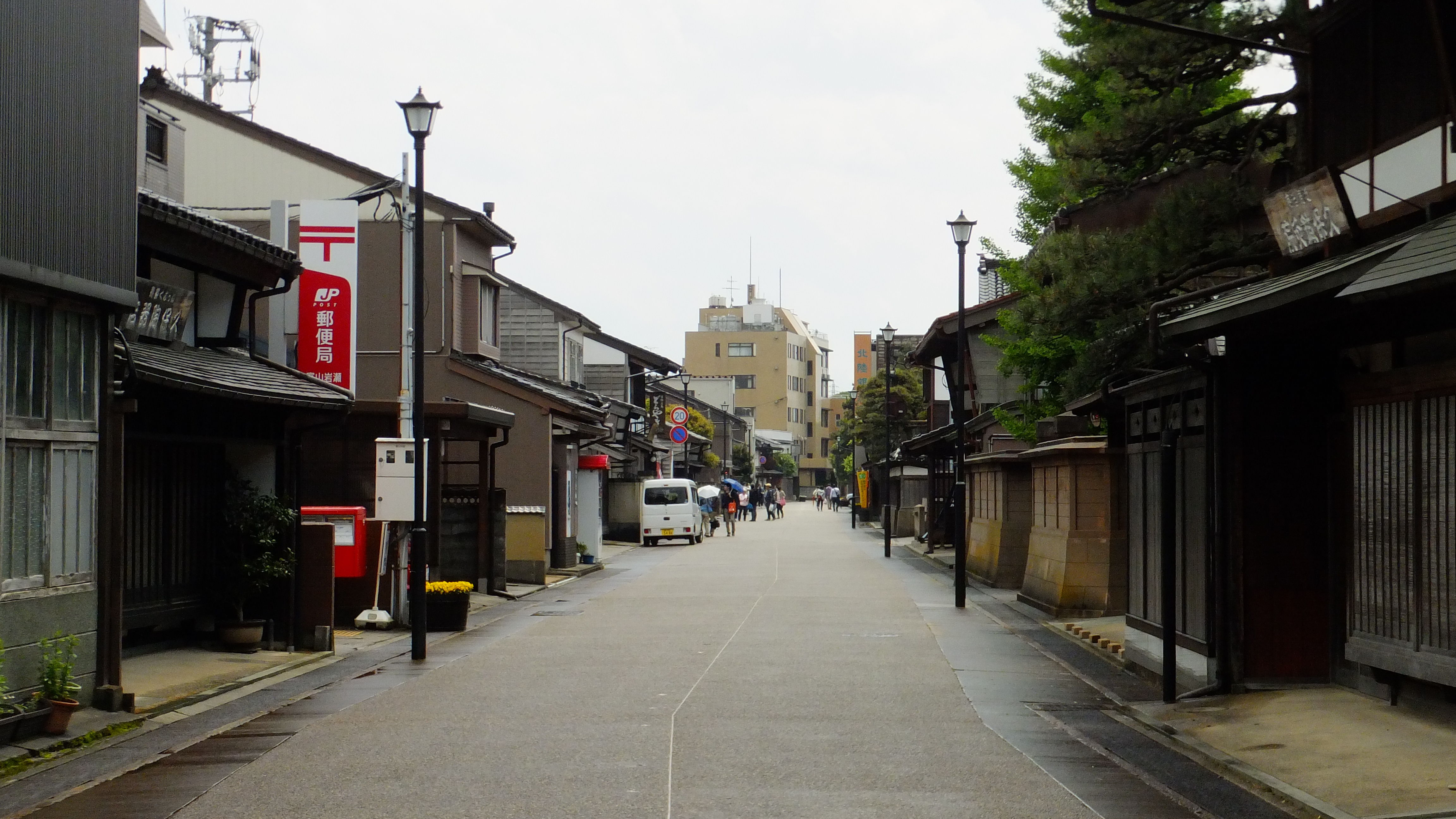 岩瀬の北前船廻船問屋の歴史的な街並み