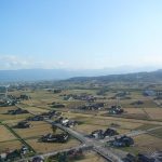 展望台から見た砺波平野の散居村風景