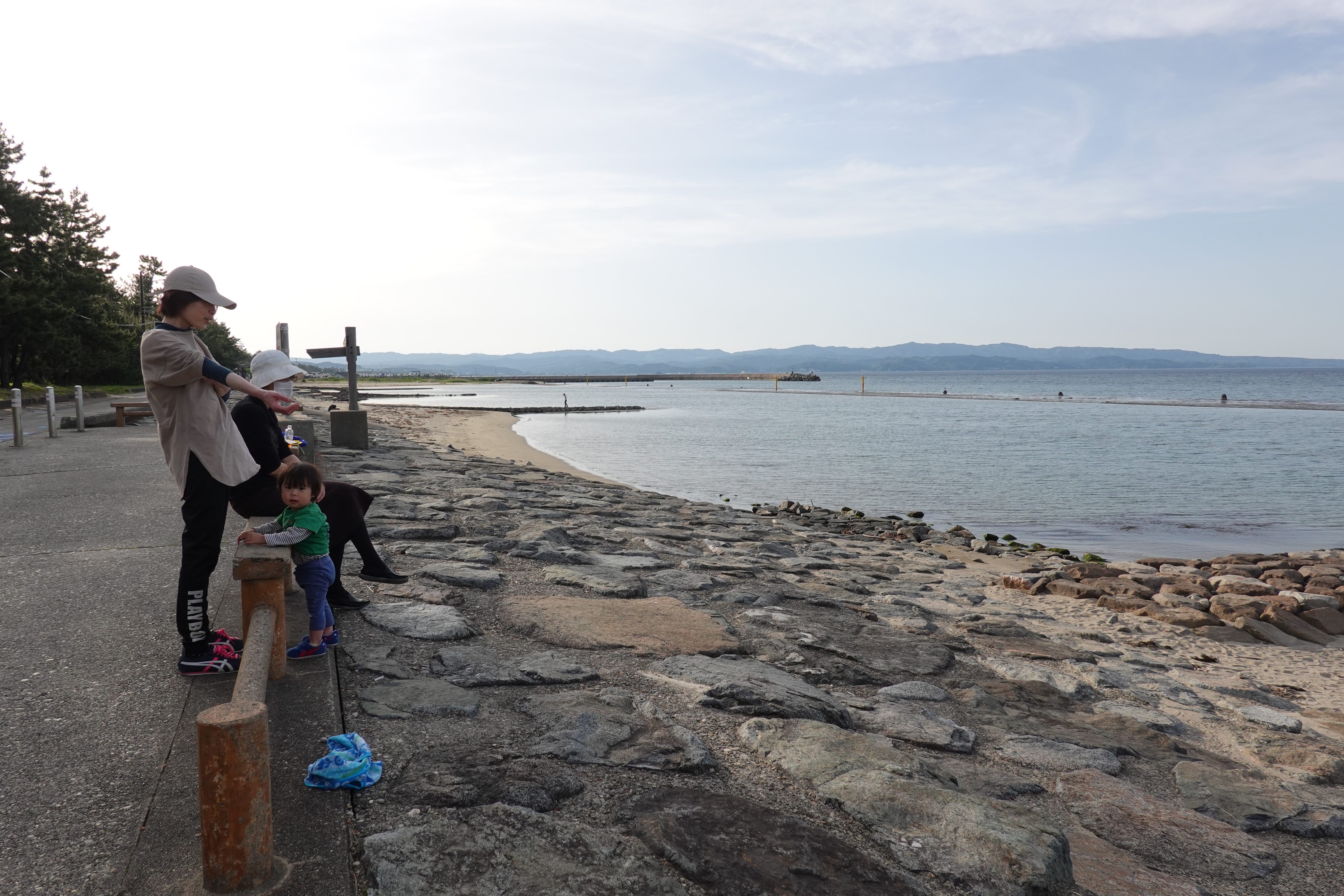 富山県・雨晴海岸から望む立山連峰の絶景