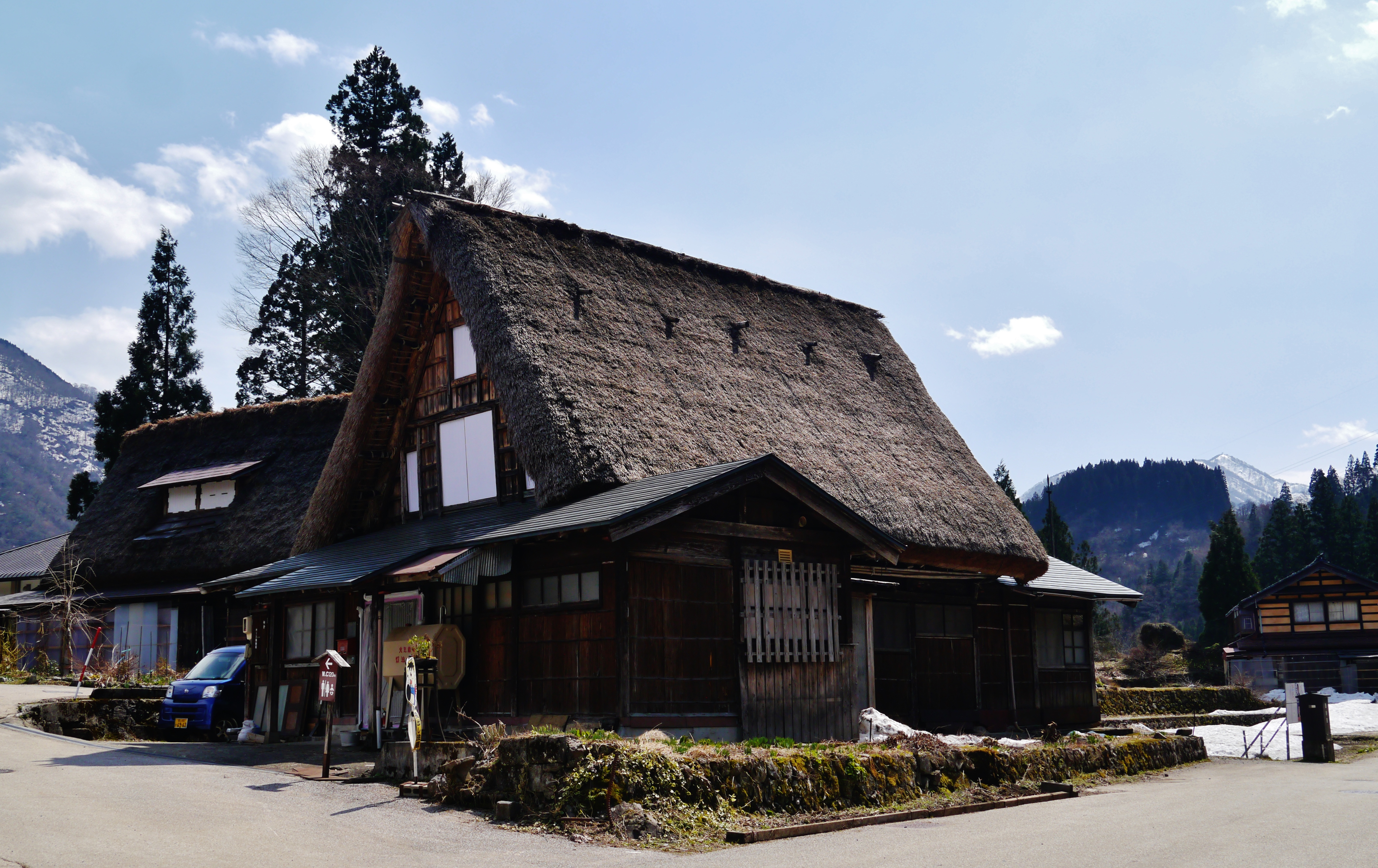 五箇山相倉合掌造り集落の全景