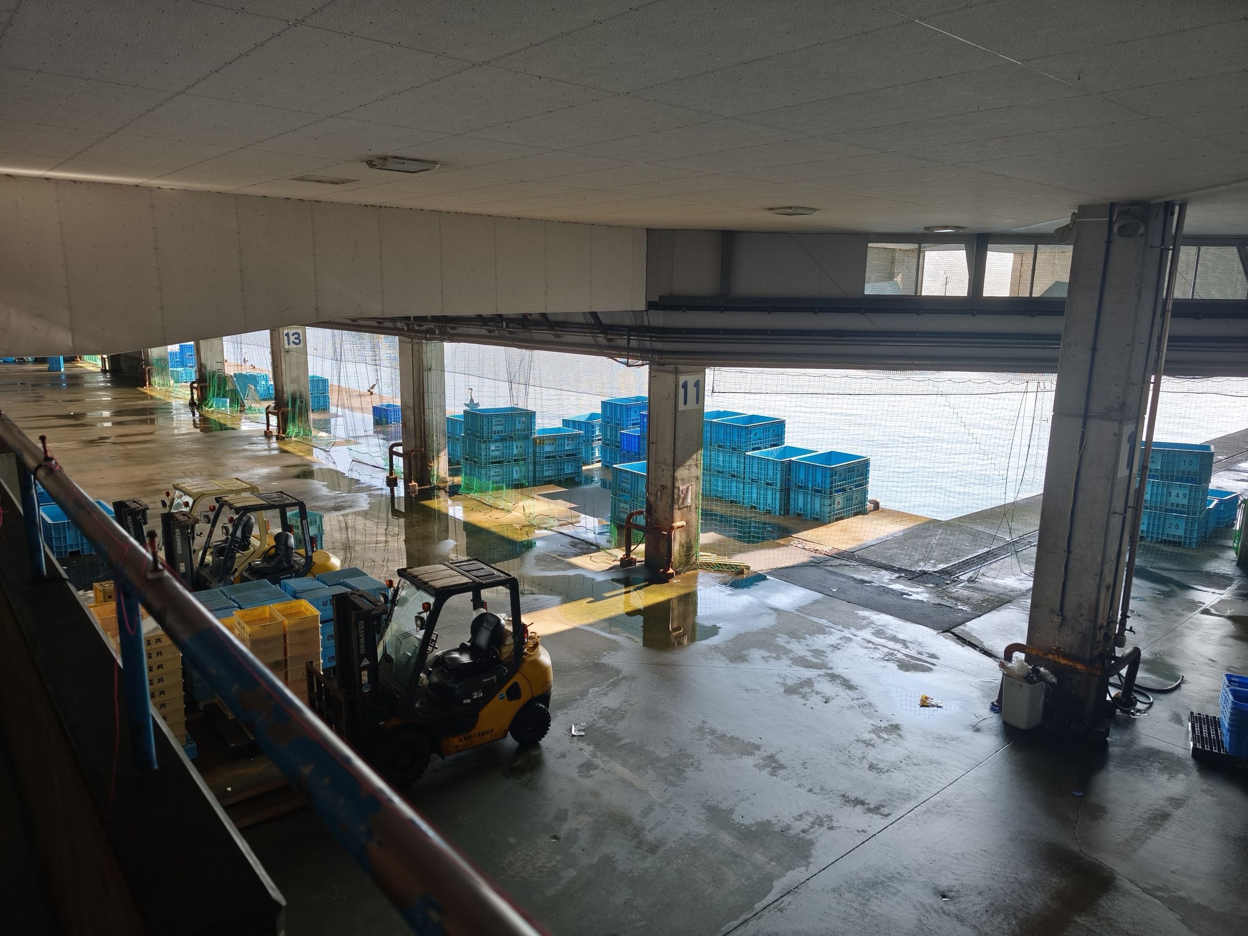 氷見漁港の風景