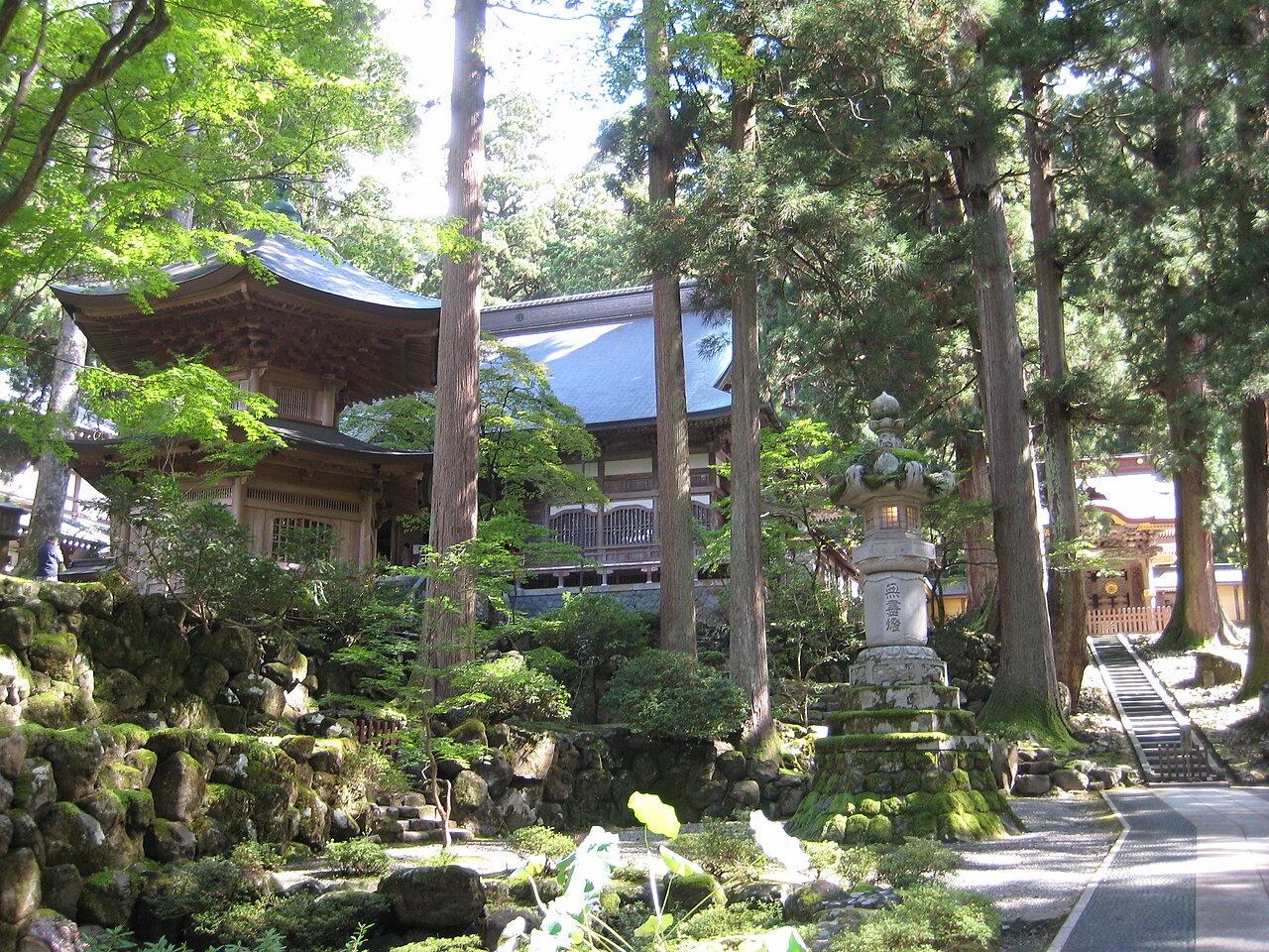 永平寺の勅使門