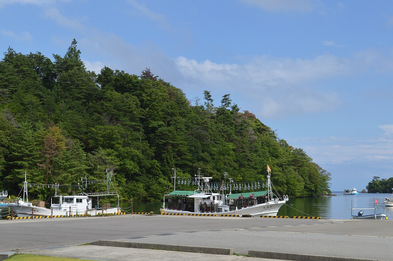 小木港のイカの駅つくモールと能登の漁師町グルメ