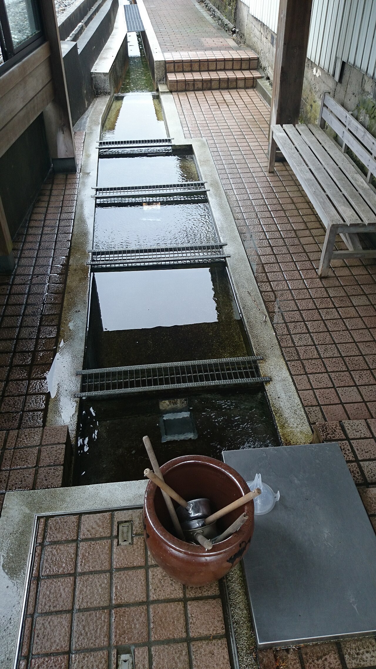 黒部市生地の絹の清水