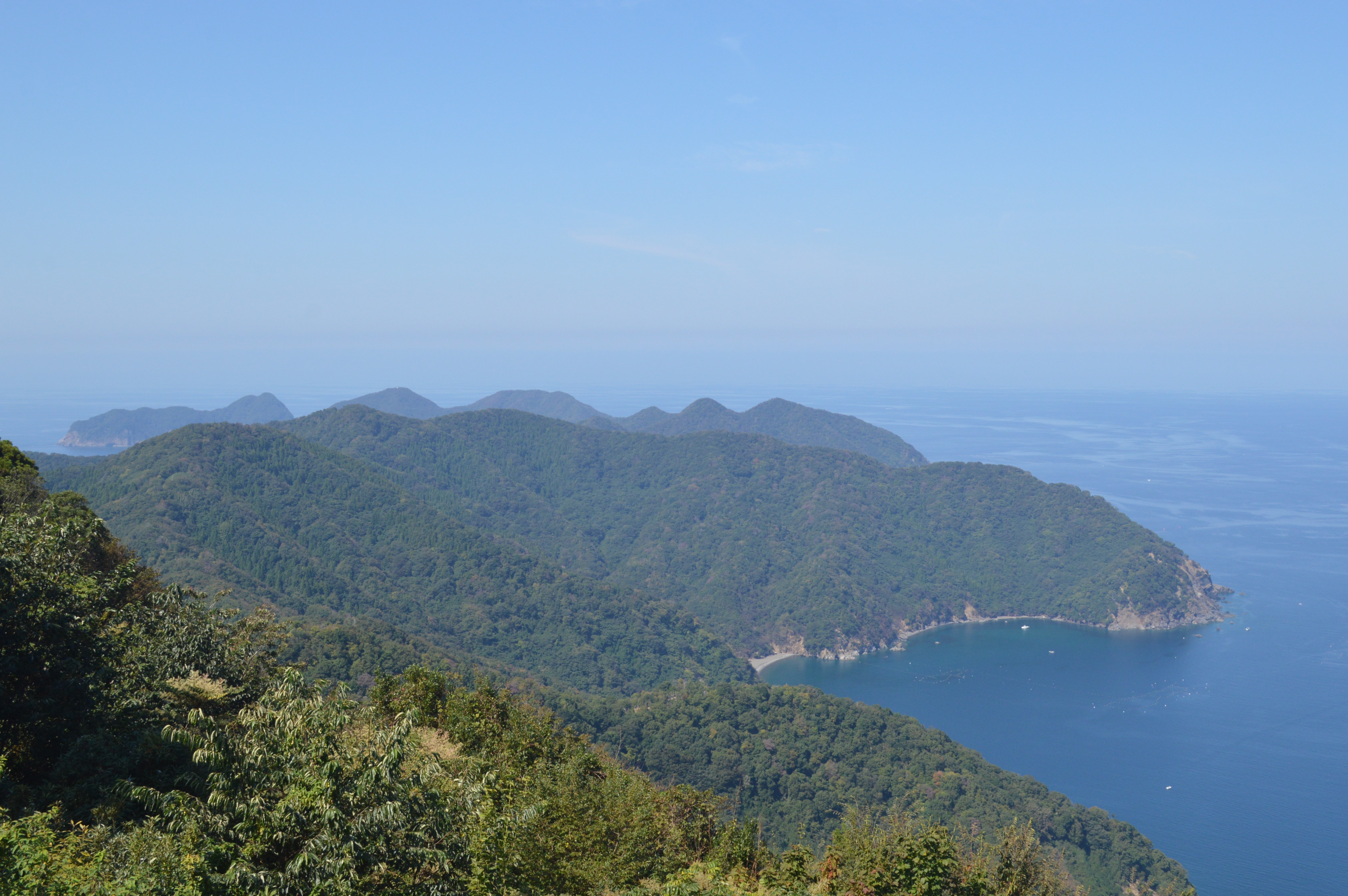 常神半島のリアス海岸と若狭湾の美しい風景