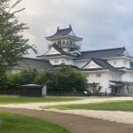 富山城と松川の桜