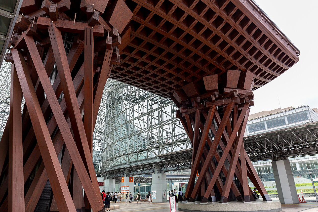 金沢駅 もてなしドーム