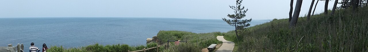 加賀海岸の東屋から望む日本海の絶景