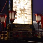 キリコ会館に展示された巨大なキリコ灯籠