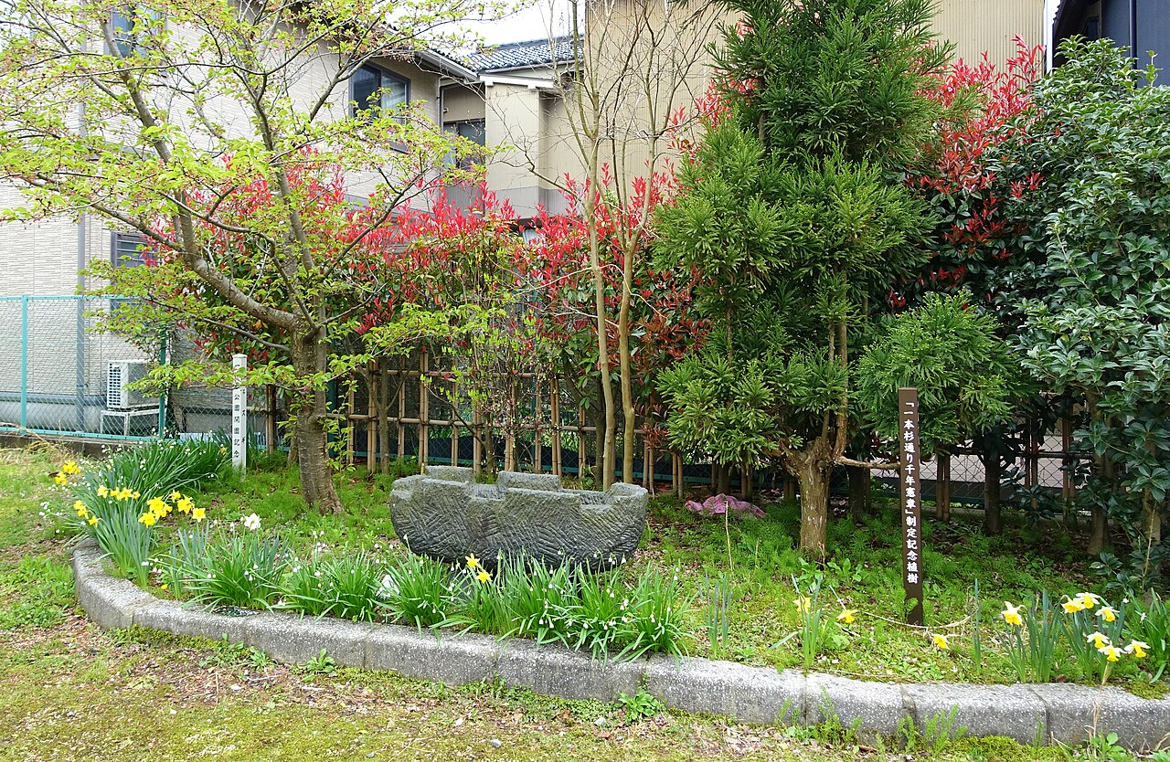 七尾市の公園から望む街並みと七尾湾