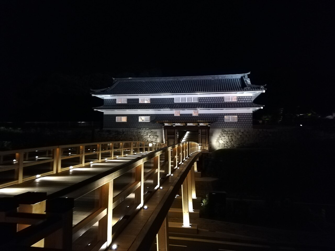 鼠多門と鼠多門橋のライトアップ