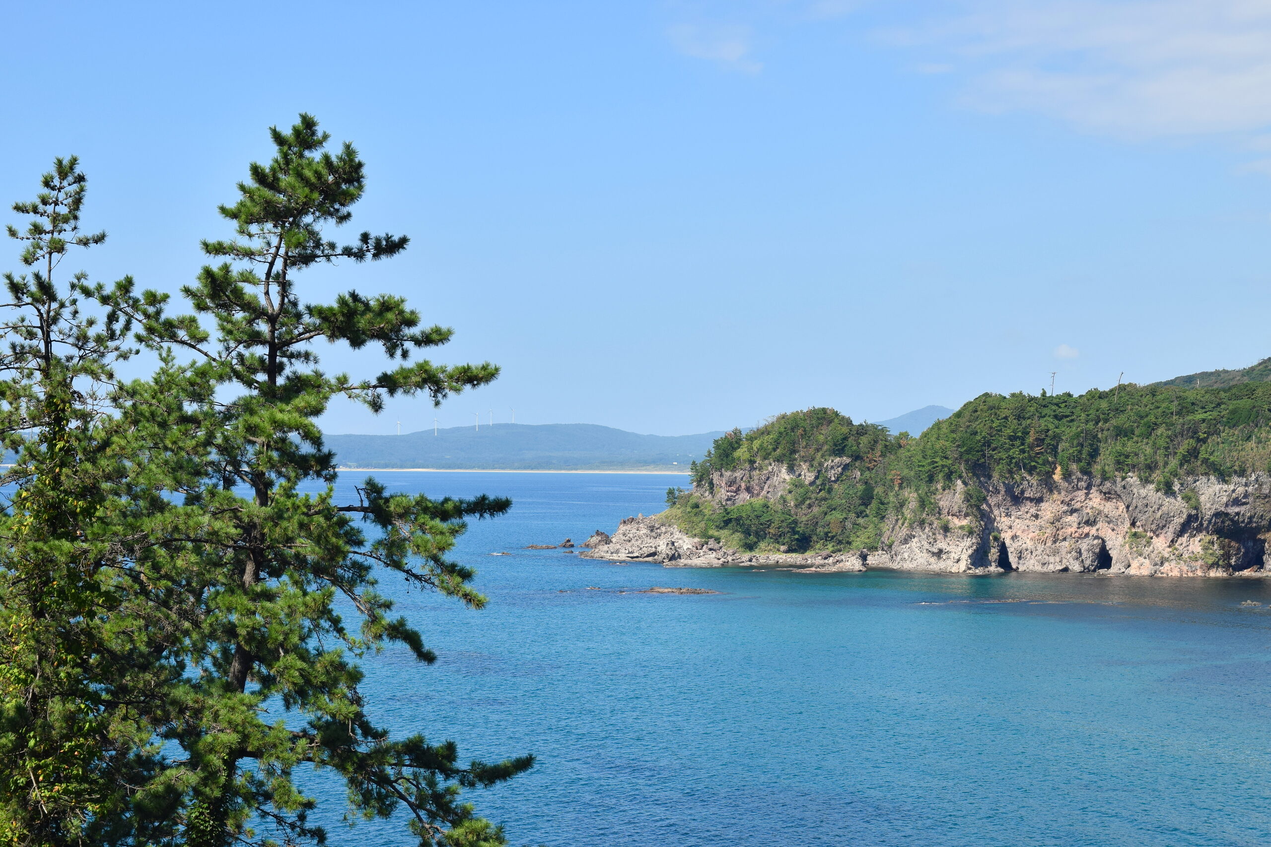 能登の漁港風景