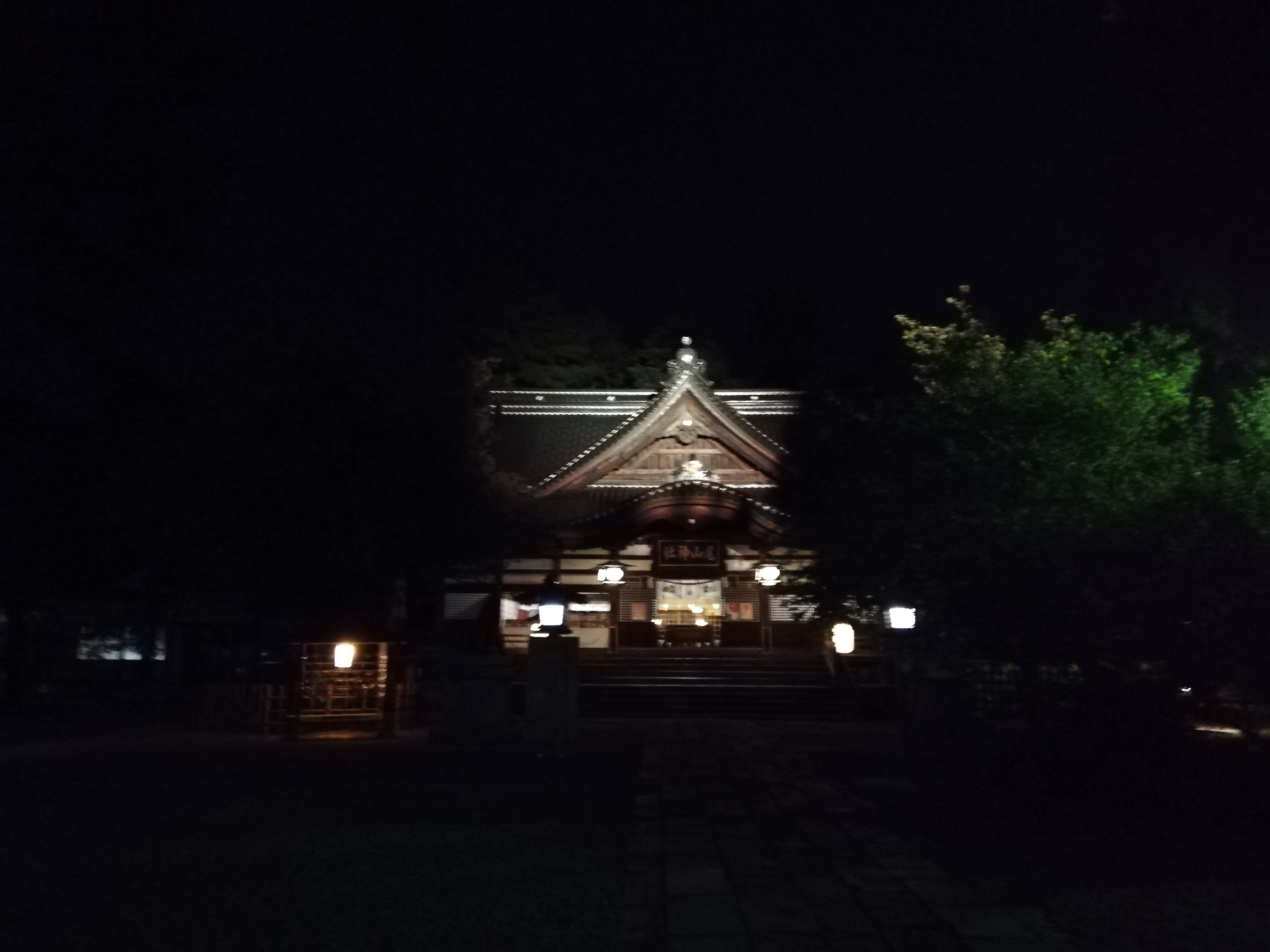 尾山神社の拝殿