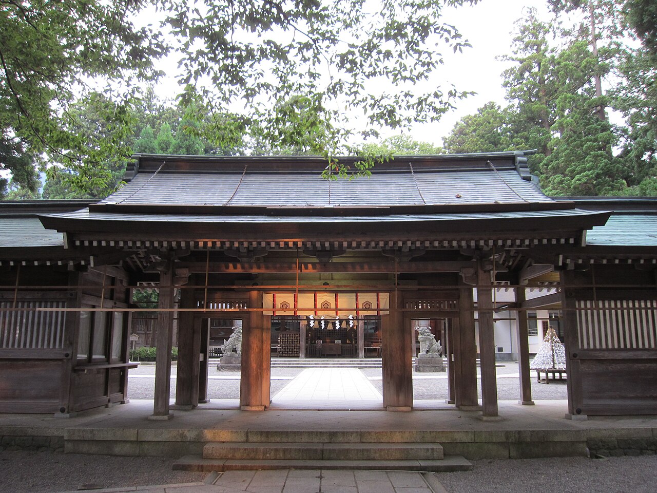 白山比咩神社