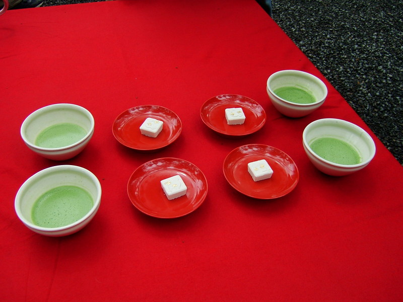 抹茶と落雁の取り合わせ・金沢の茶の湯文化