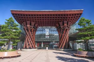 金沢駅の鼓門とおもてなしドーム