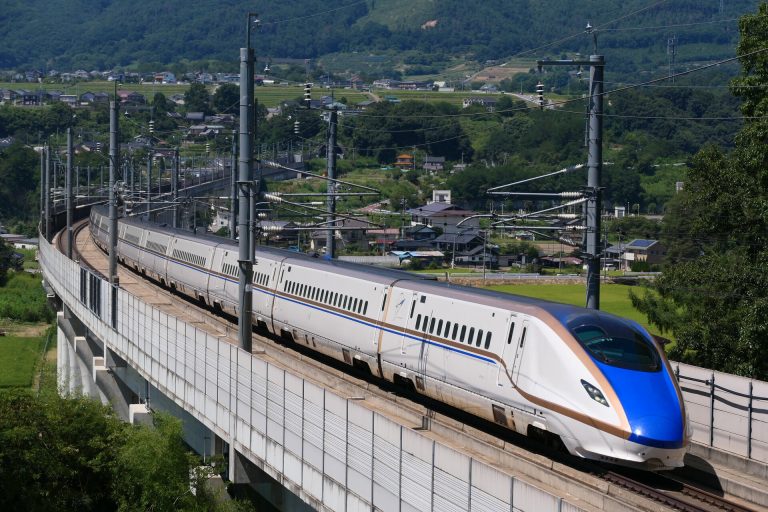 北陸新幹線で行く北陸旅行ガイド｜東京・大阪からのアクセスと沿線観光スポット完全案内