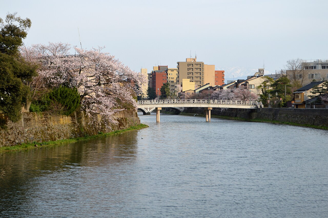 金沢・浅野川と中の橋・浅野川大橋の風景