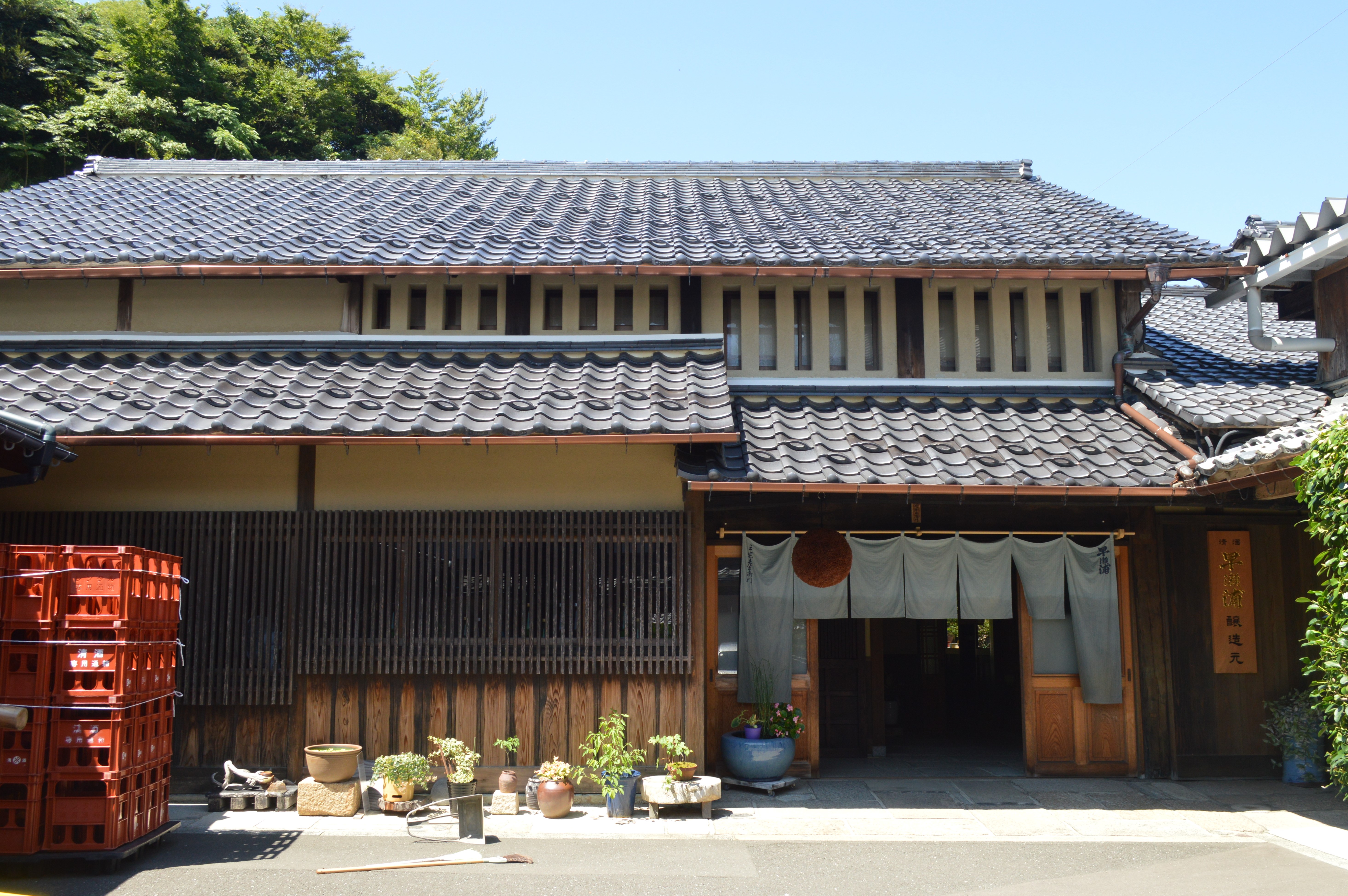 三宅彦右衛門酒造の伝統的な酒蔵建築