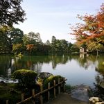 兼六園の紅葉と日本庭園の風景