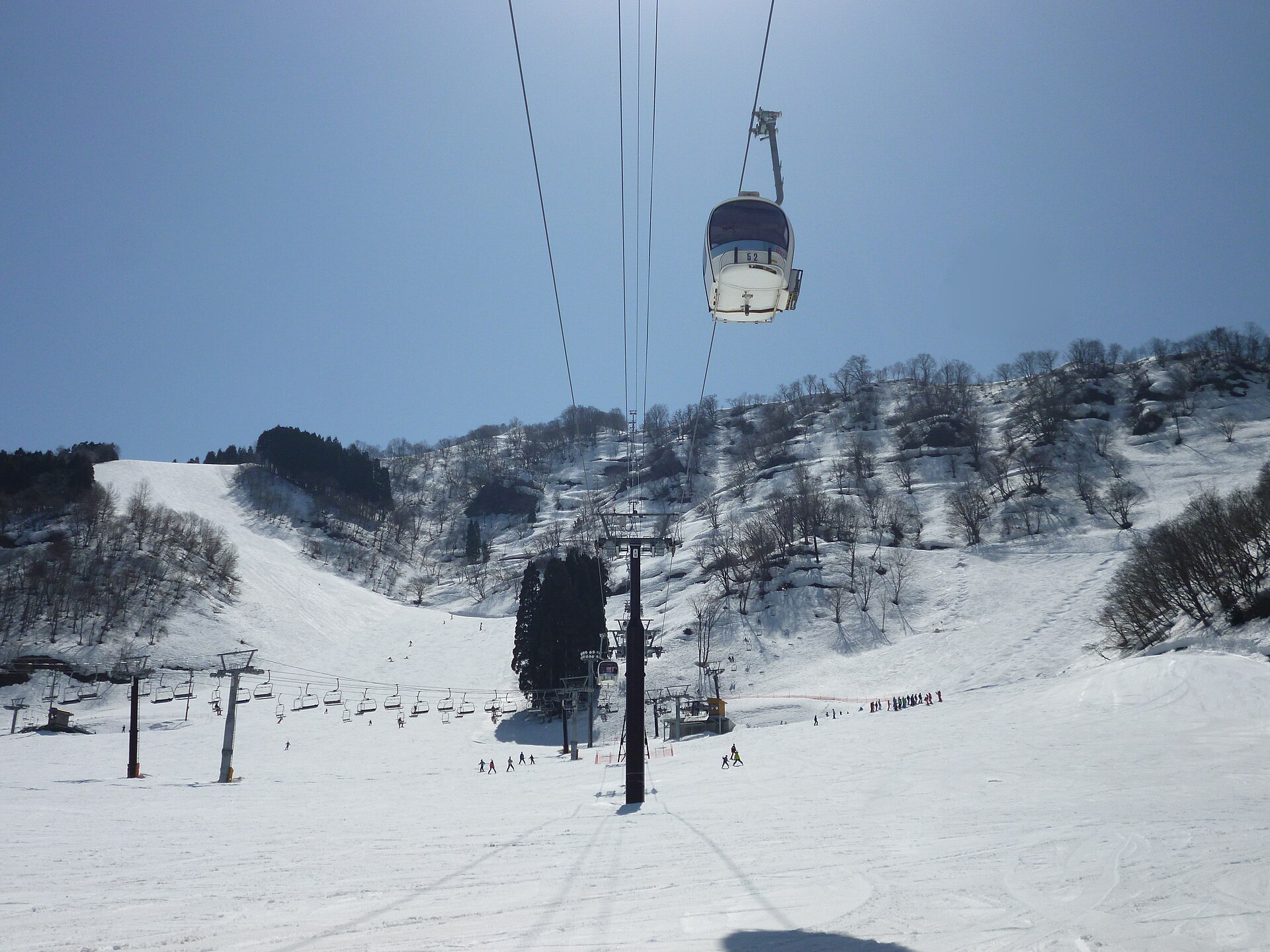 白山一里野温泉スキー場のゲレンデ(石川県白山市)