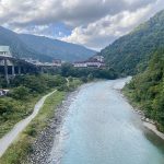 黒部峡谷・山彦橋から見下ろす黒部川の清流